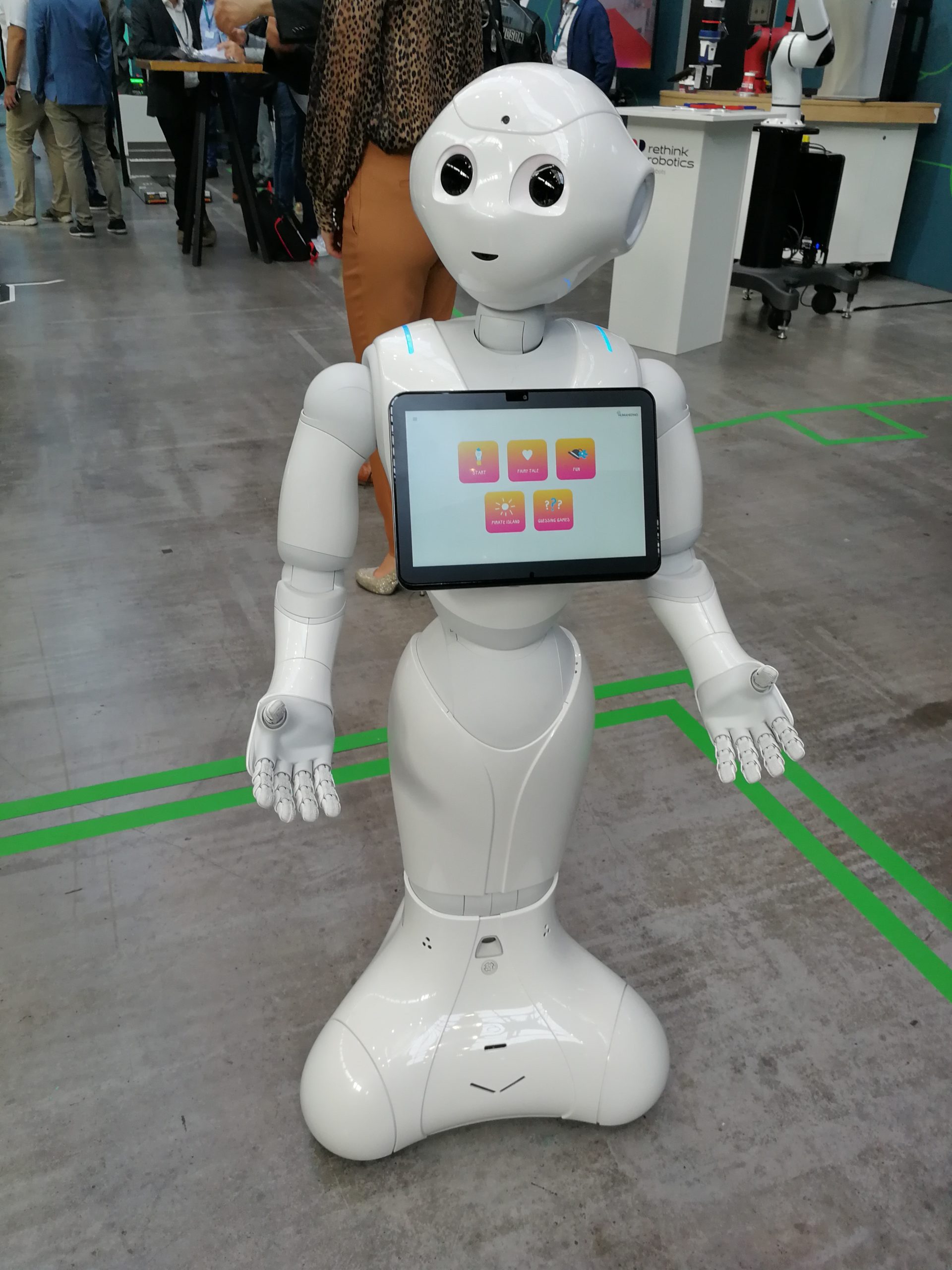 Mensch und Roboter als Team – Virtuell und Physisch